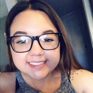 Meet your Posher, Adriana